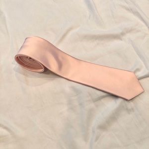 Men’s Light Pink Express 100% Silk Tie